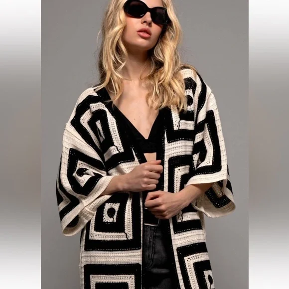 300. Crochet geometric knitted cardigan in black white - Picture 3 of 4